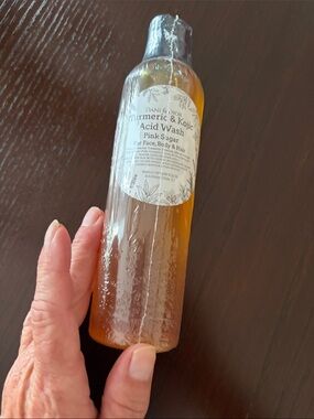 Turmeric & Kojic Acid Body Wash - Amber